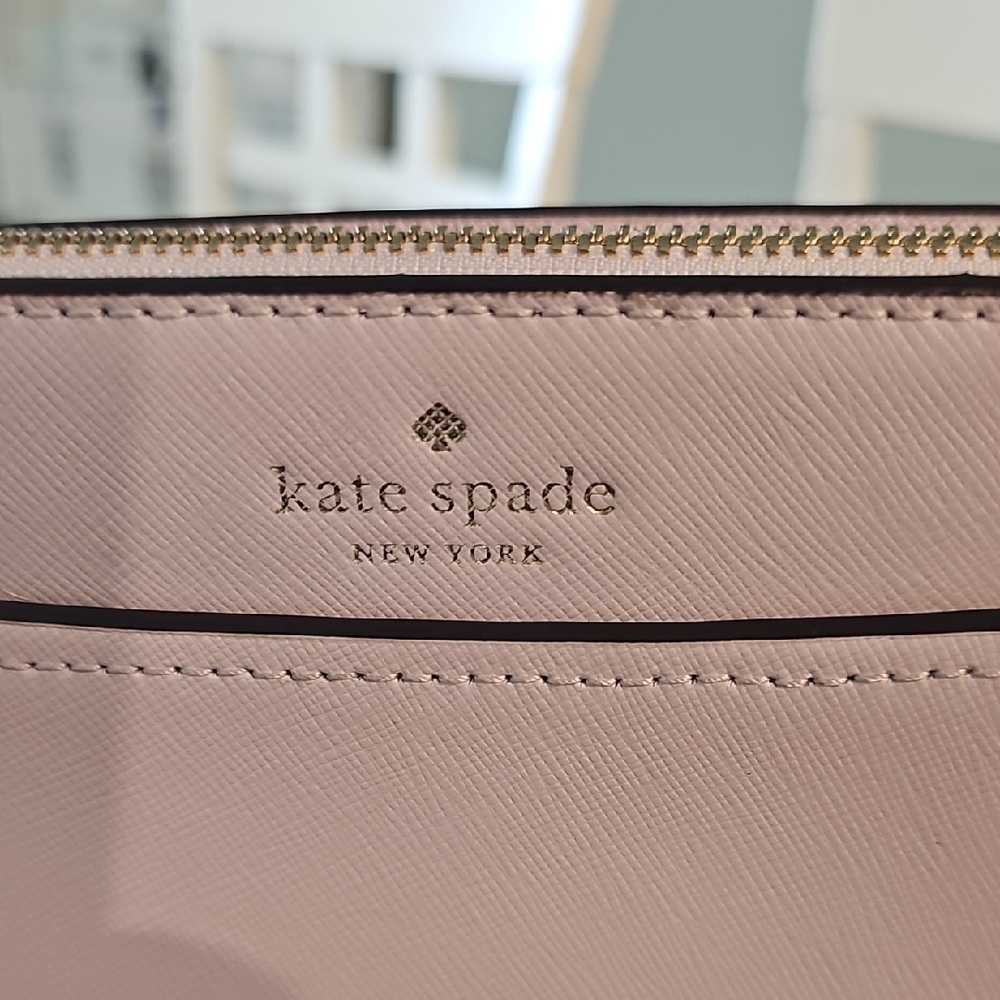 Kate Spade Pink Crossbody Bag with Sleek Design - Picture 2 of 3
